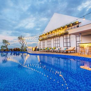 Rv Hotel Gianyar
